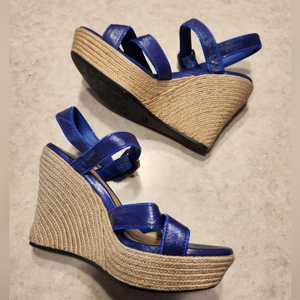 UGG Patent Leather Strappy Sandals - Picture 3 of 9